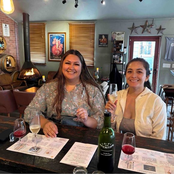 Meet your Posher, Izabella - Picture 2 of 5